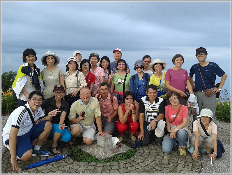 2014-08-11 17-25-51太麻里山三角點合影.jpg